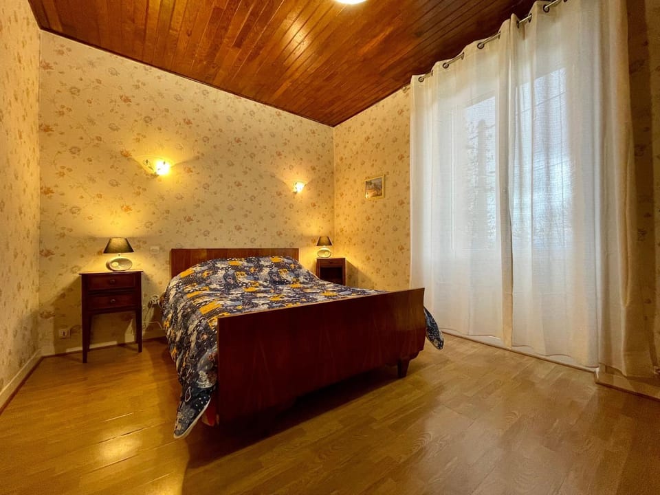 Gîte familial paisible, proche Gorges de la Loire, avec cour fermée, 3 chambres, équipements bébé - FR-1-582-116 House in Auvergne-Rhône-Alpes