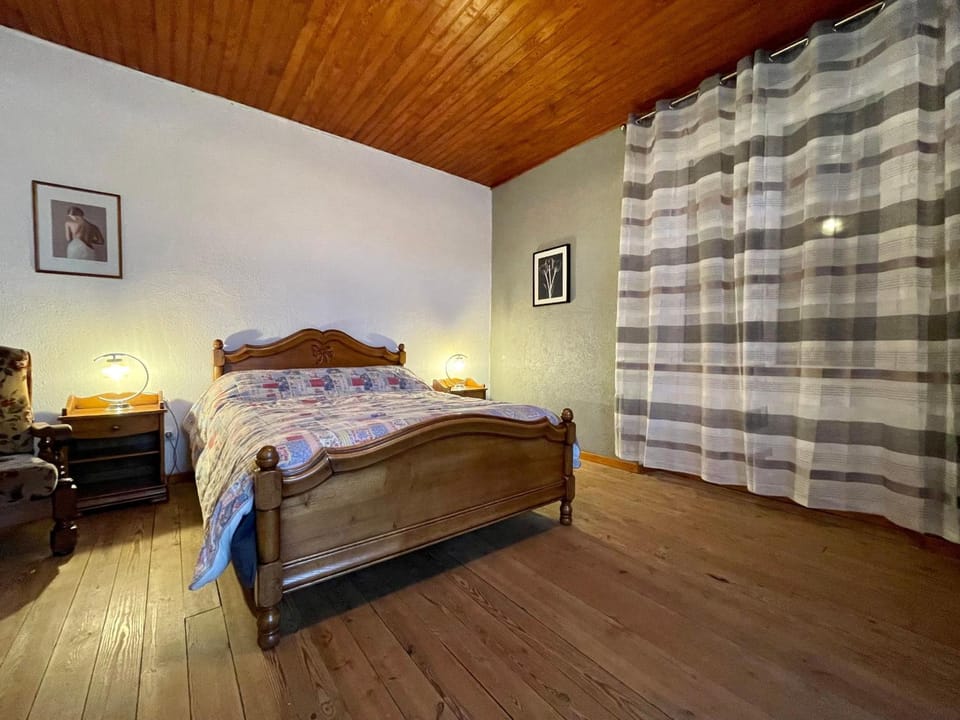 Gîte familial paisible, proche Gorges de la Loire, avec cour fermée, 3 chambres, équipements bébé - FR-1-582-116 House in Auvergne-Rhône-Alpes