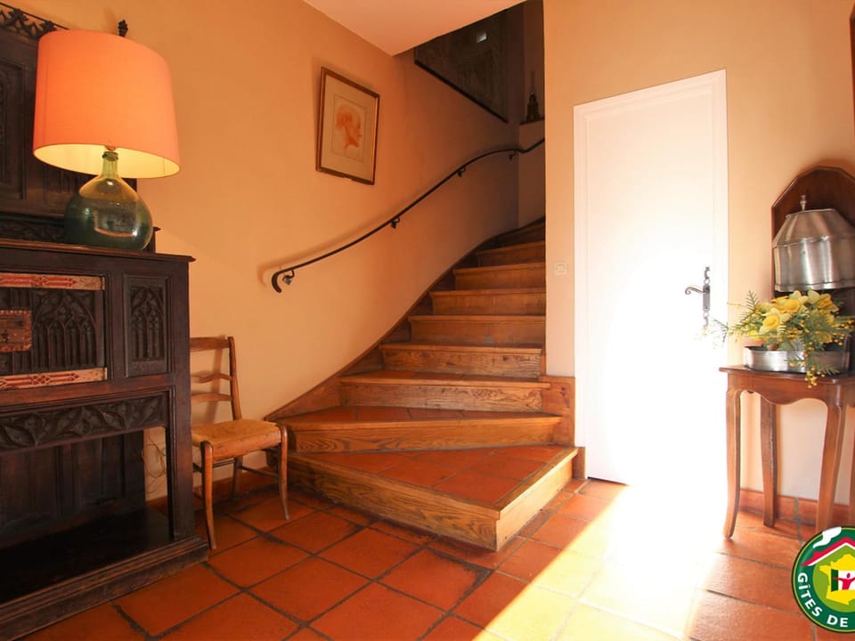 Ferme XVIe siècle rénovée avec jardin clos et WiFi - FR-1-582-119 House in Auvergne-Rhône-Alpes
