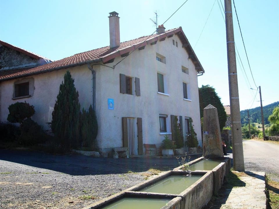 Gîte confortable en hameau calme près du Puy en Velay – 2 chambres, équipement bébé, terrain fermé - FR-1-582-141 House in Auvergne-Rhône-Alpes