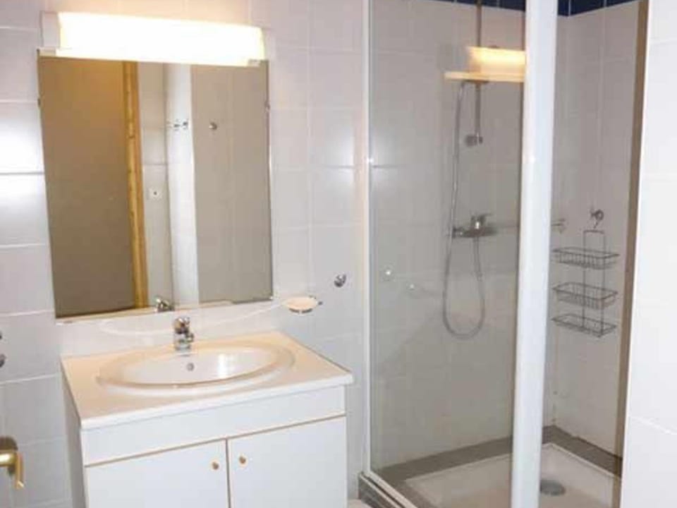 Gîte charmant pour 8 pers à Rauret avec cheminée, terrasse et accès "Tourisme et Handicap" - FR-1-582-186 House in Auvergne-Rhône-Alpes