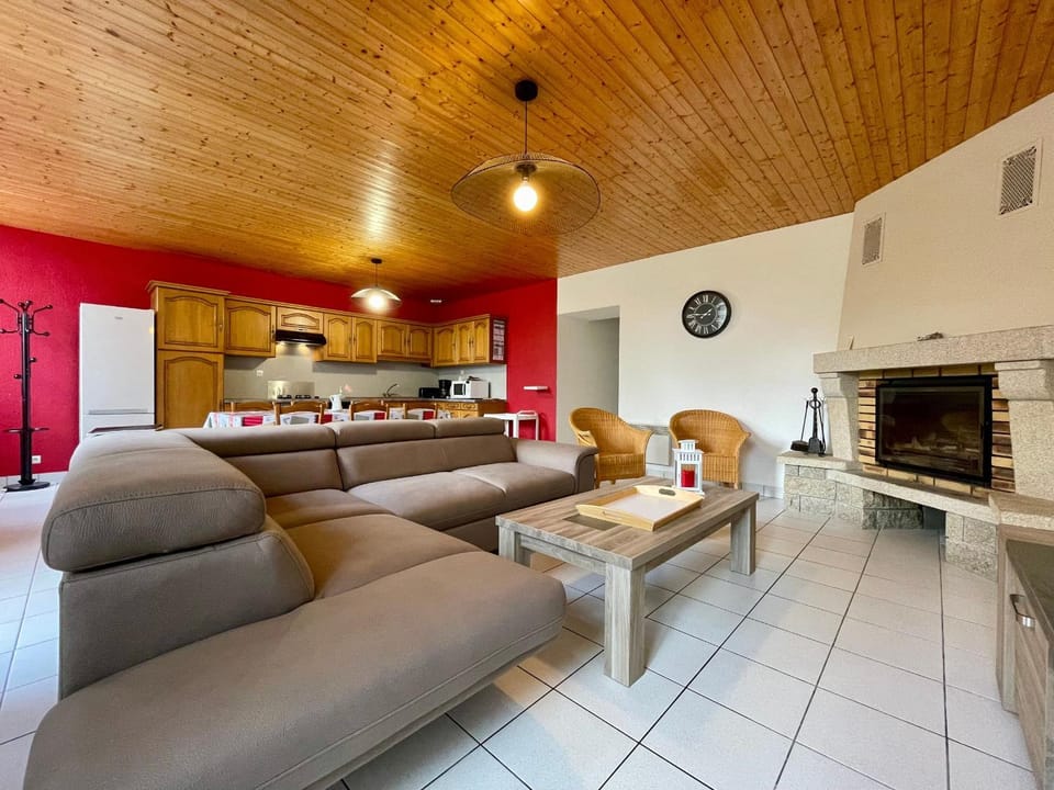 Gîte rénové 2018, au cœur de la nature, activités plein air, 3 chambres, jardin privatif, proche Via Fluvia - FR-1-582-261 House in Auvergne-Rhône-Alpes