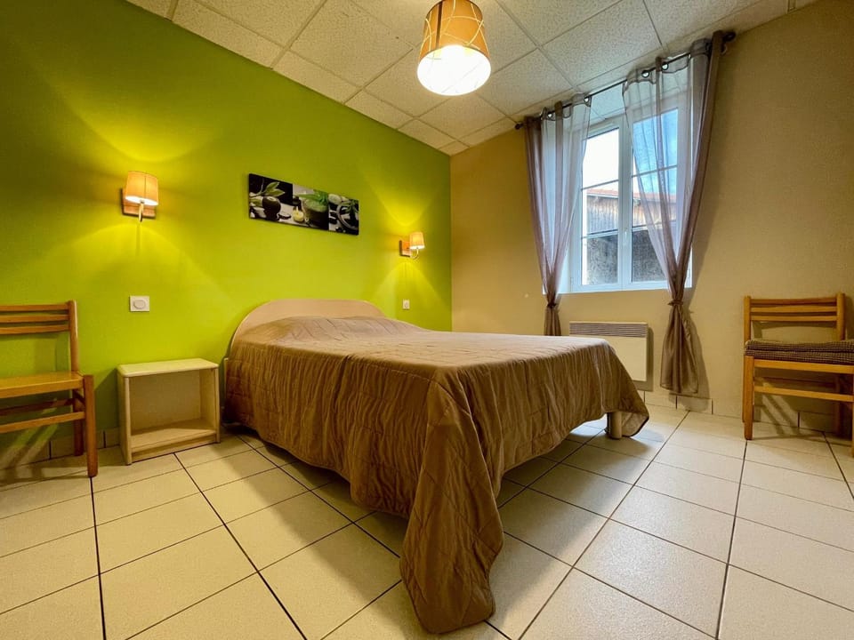 Maison de plain-pied rénovée en 2018 avec jardin privatif, calme, nature et activités à Saint-Julien - FR-1-582-265 House in Auvergne-Rhône-Alpes