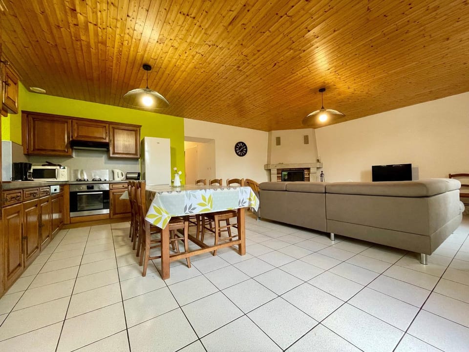 Maison de plain-pied rénovée en 2018 avec jardin privatif, calme, nature et activités à Saint-Julien - FR-1-582-265 House in Auvergne-Rhône-Alpes