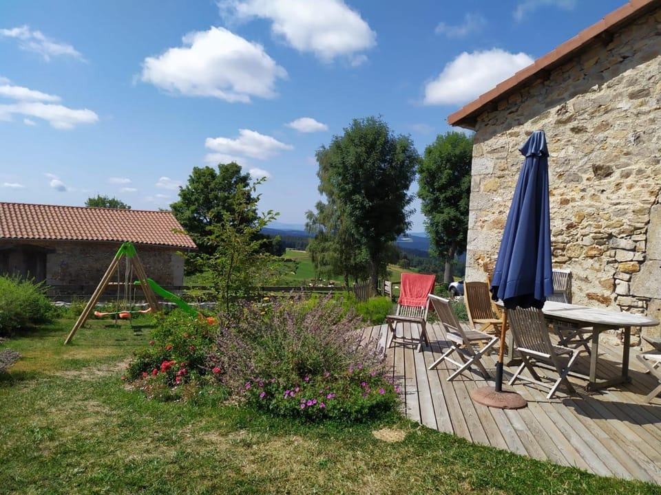 Gîte Familial à Riotord avec Jardin et Aire de Jeux - FR-1-582-292 House in Auvergne-Rhône-Alpes