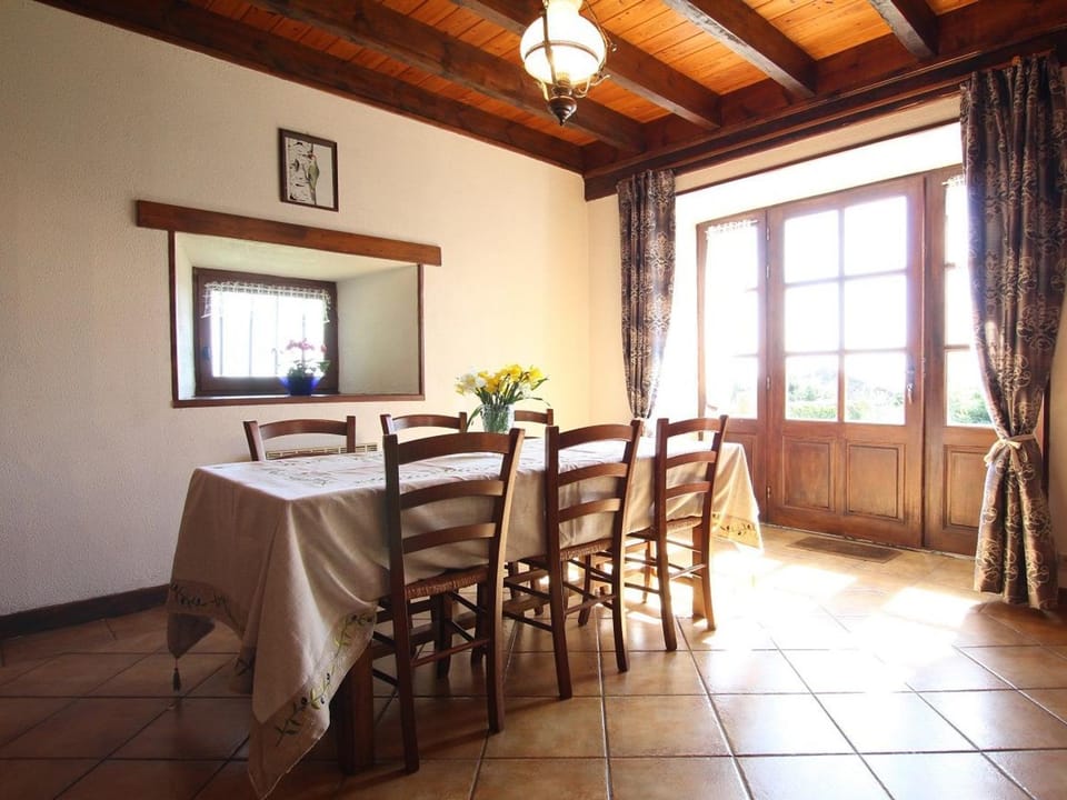 Maison de charme XVIIIe sur chemin St-Jacques, proche Le Puy-en-Velay, idéale familles et randonneurs - FR-1-582-298 House in Auvergne-Rhône-Alpes