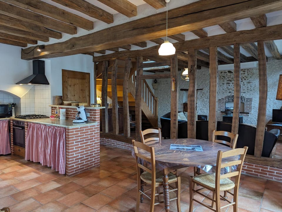 Charmante Maison Rurale avec Terrasse Privative, Proche A.77 et A.19, entre Gâtinais et Fontainebleau - FR-1-590-58 House in Centre-Val de Loire
