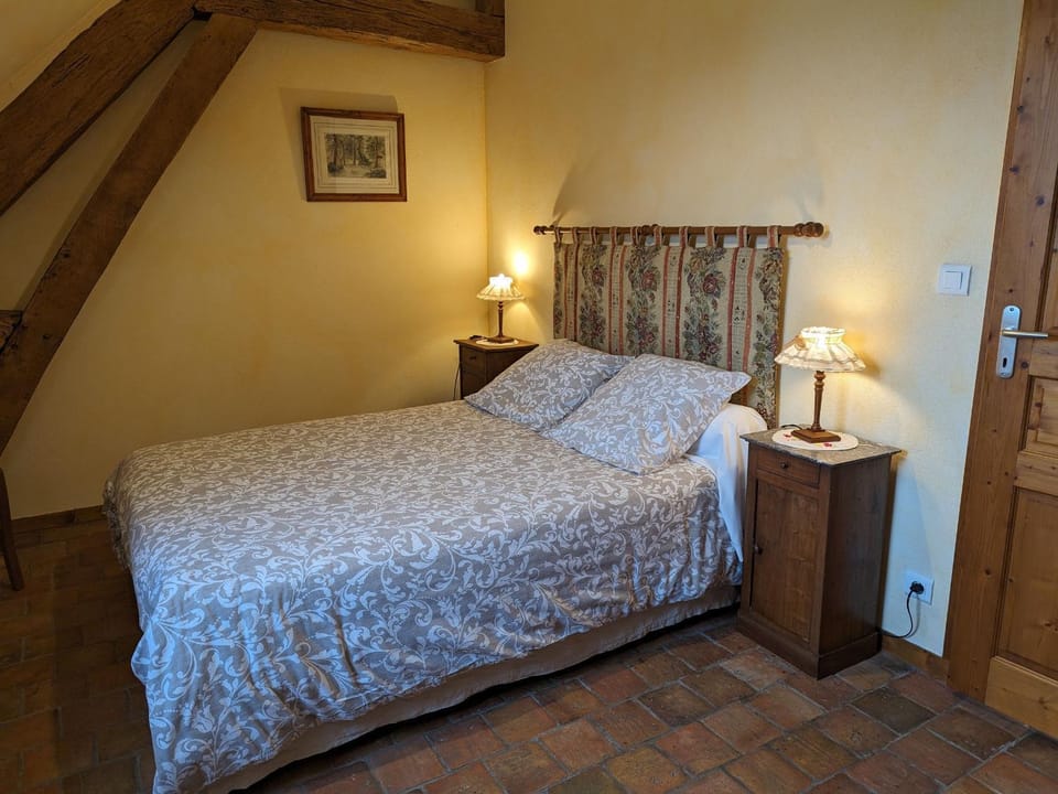 Charmante Maison Rurale avec Terrasse Privative, Proche A.77 et A.19, entre Gâtinais et Fontainebleau - FR-1-590-58 House in Centre-Val de Loire