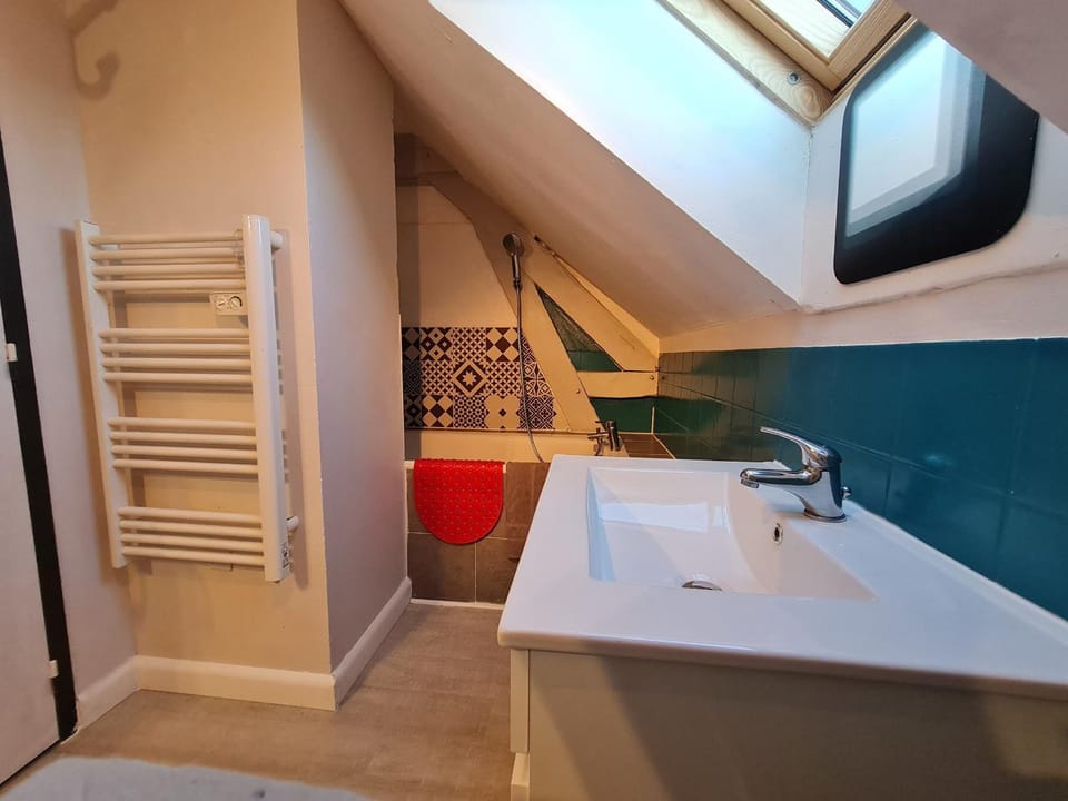 Gîte familial près de l'étang des Bois avec cheminée et véranda chauffée - FR-1-590-89 House in Centre-Val de Loire