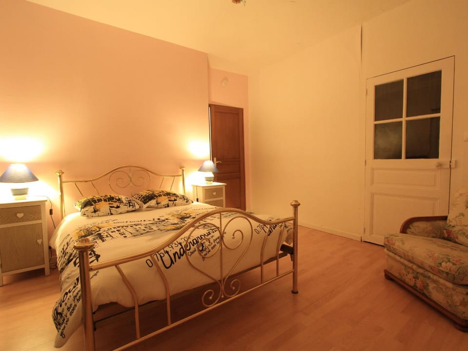 Duplex Confortable avec Équipements Modernes à 20min de Montargis et Pithiviers - FR-1-590-175 Apartment in Centre-Val de Loire