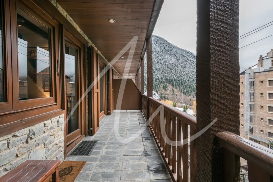Balcony/Terrace, Mountain view