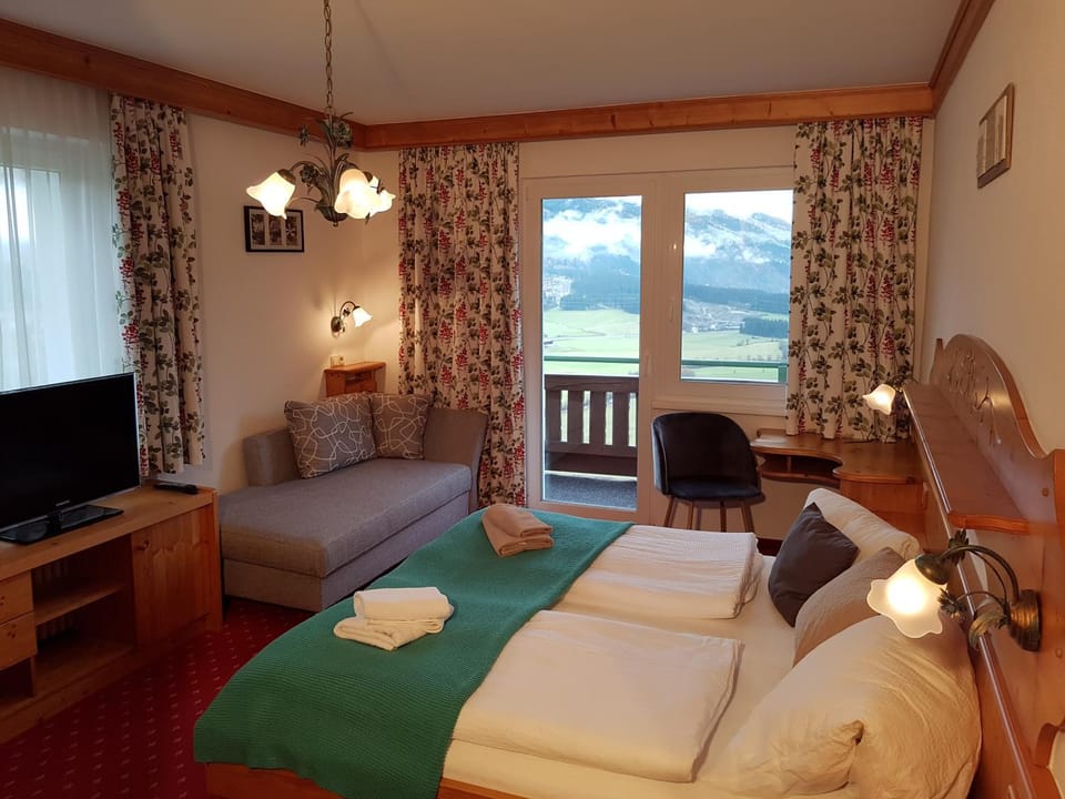 Bed, Photo of the whole room