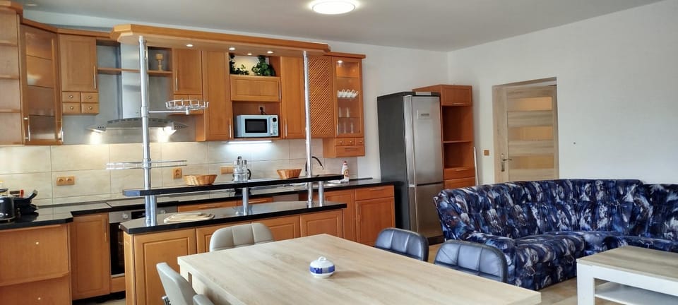 Kitchen or kitchenette, Living room
