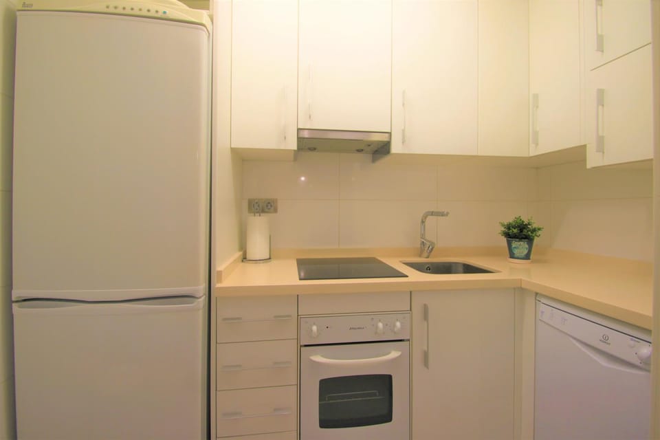Kitchen or kitchenette, Communal kitchen