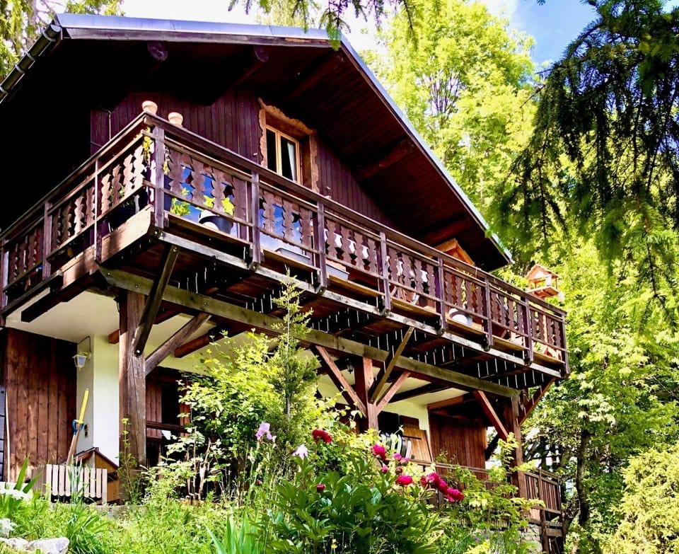 Property building, Spring, Day, Natural landscape, Garden, Balcony/Terrace, Garden view