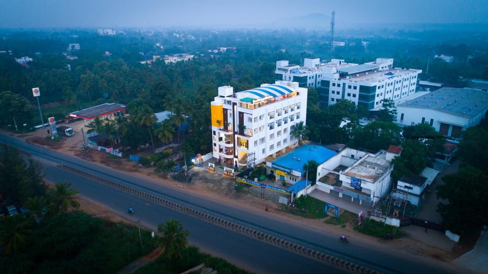 Property building, Property logo or sign, Bird's eye view, View (from property/room), Street view
