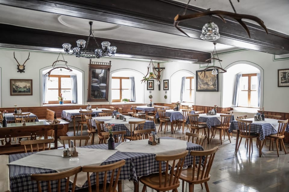 Restaurant/places to eat, Restaurant/places to eat