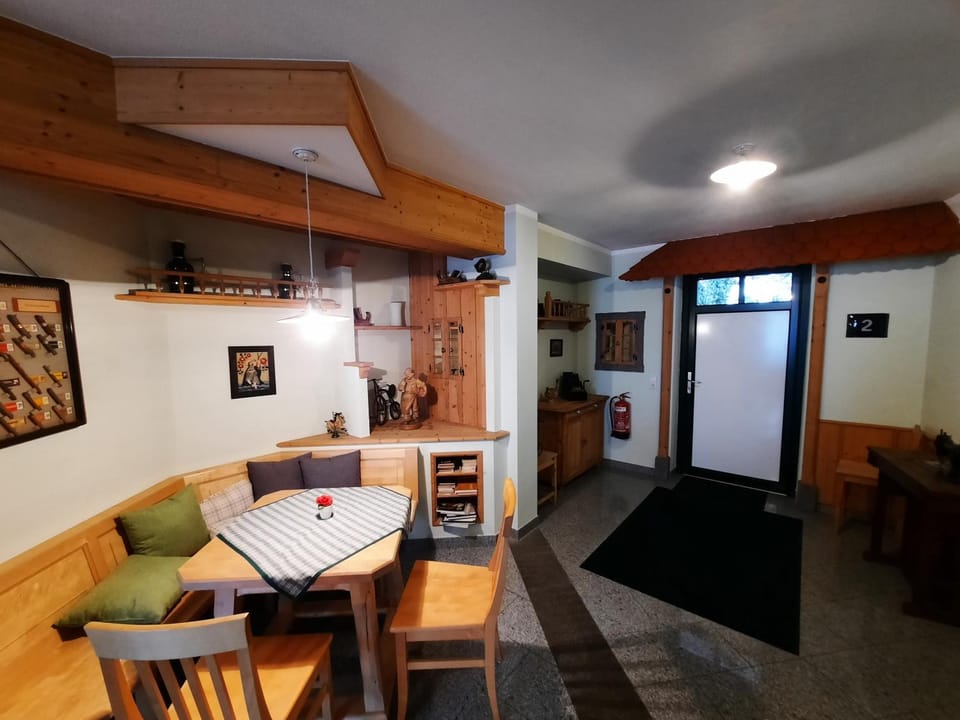 Communal lounge/ TV room