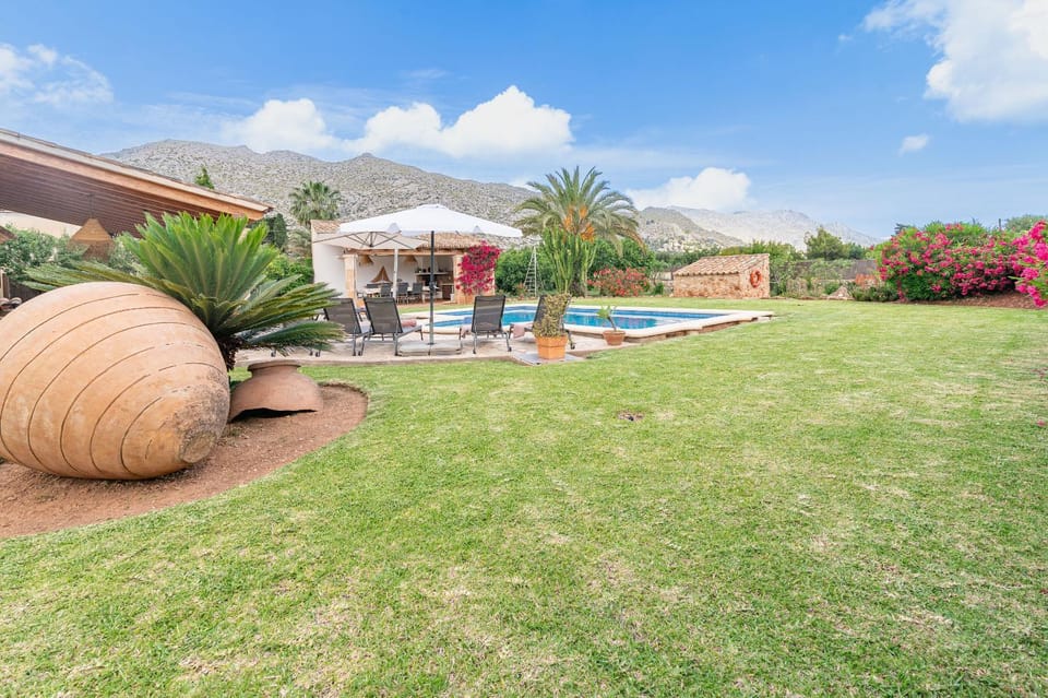 Day, Natural landscape, Garden, Mountain view, Pool view, Swimming pool, sunbed