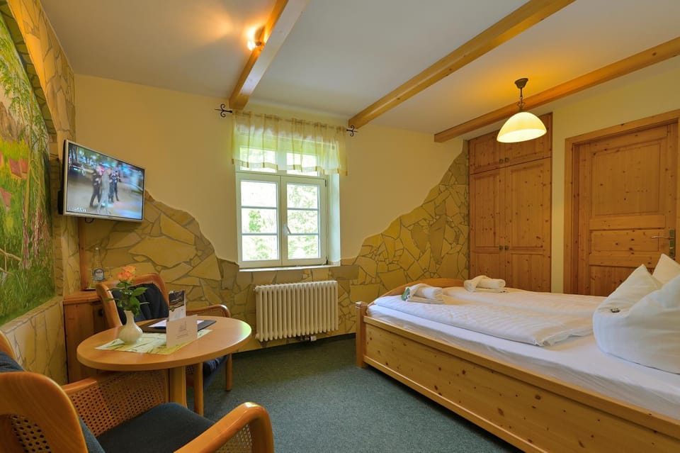 Bed, Photo of the whole room
