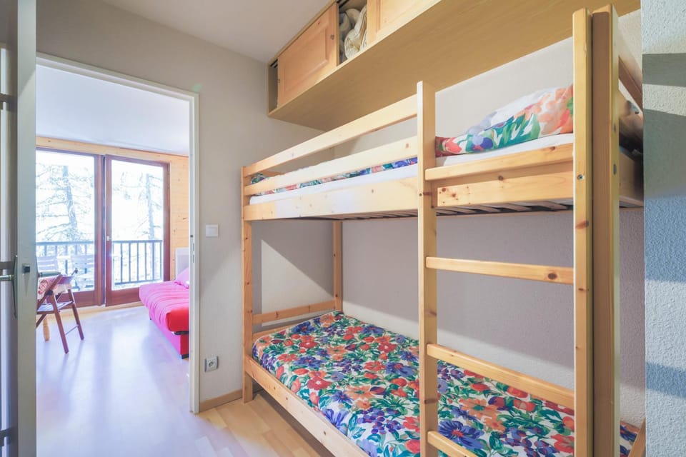 bunk bed