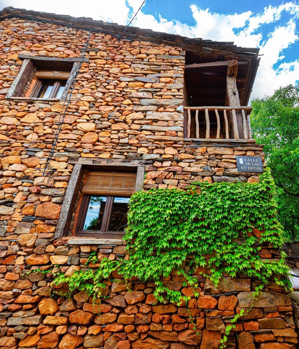 Apartamentos Turisticos La Alqueria De Valverde Country House in Community of Madrid