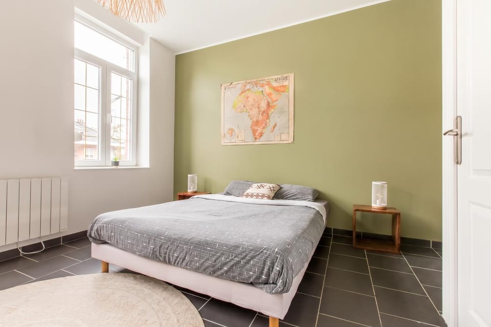 Bed, Photo of the whole room, Bedroom