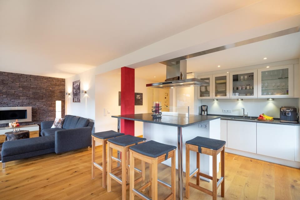 Kitchen or kitchenette, Living room