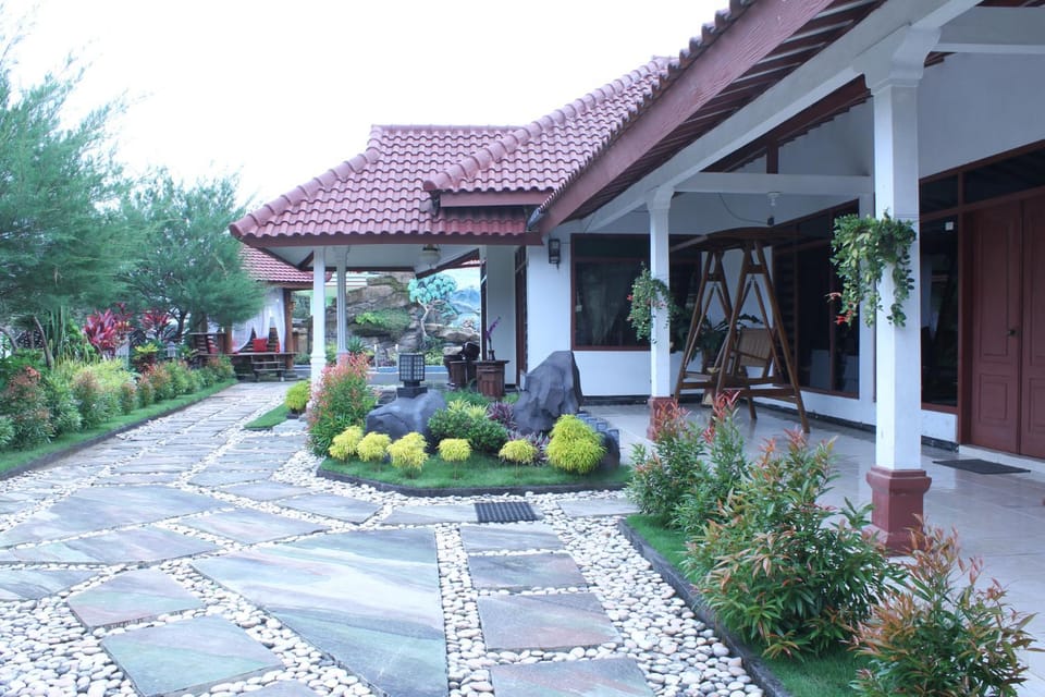 Property building, Garden view