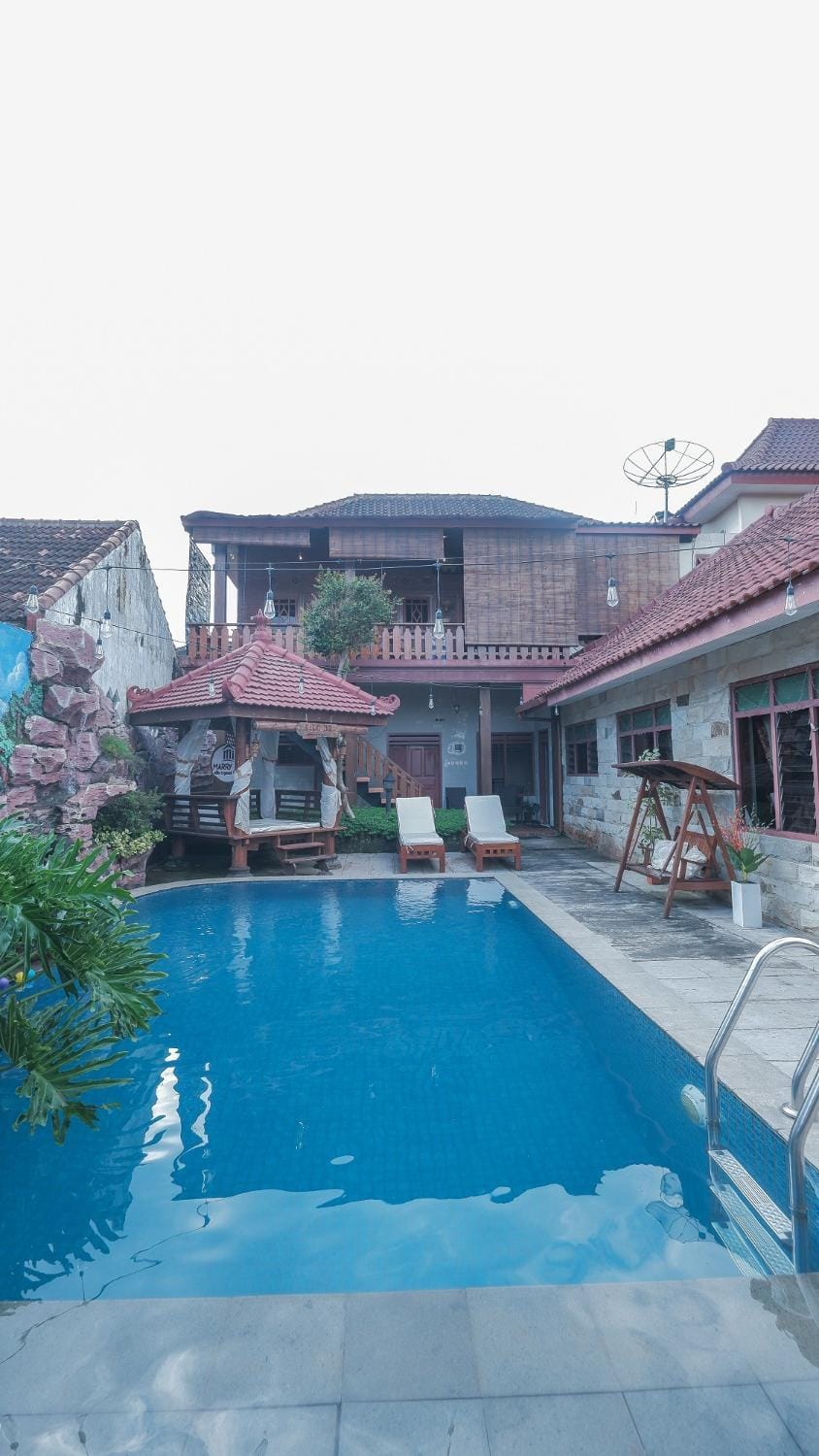 Property building, Swimming pool