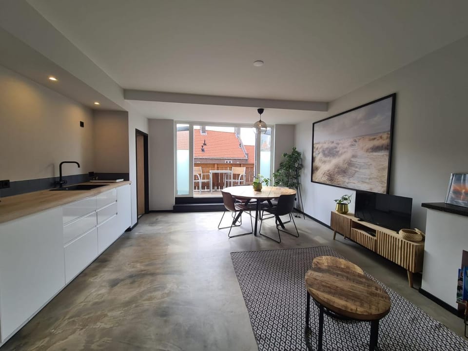 Balcony/Terrace, Kitchen or kitchenette, Living room, Dining area