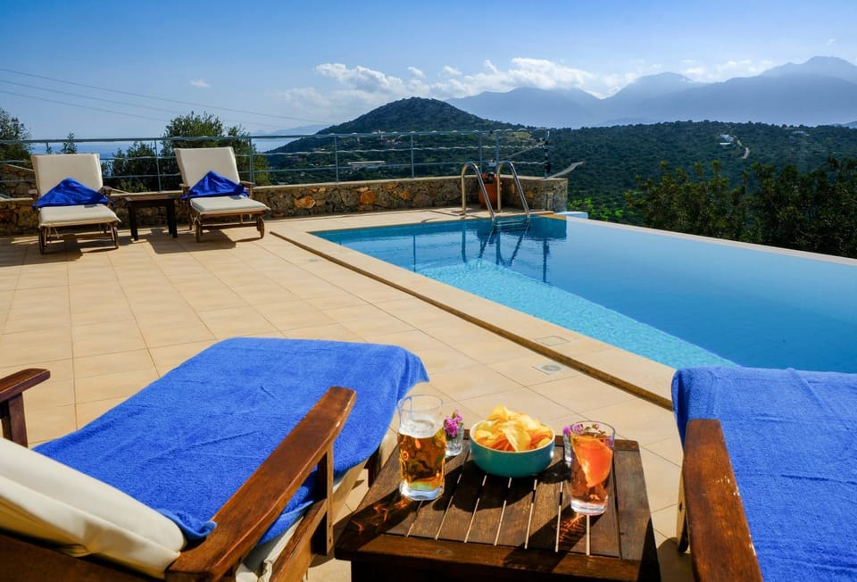 View (from property/room), Balcony/Terrace, Mountain view, Sea view, Swimming pool