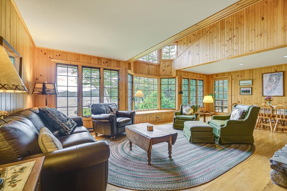 Lakefront Escape w/ Deck & Kayaks in Lovell! House in Lovell