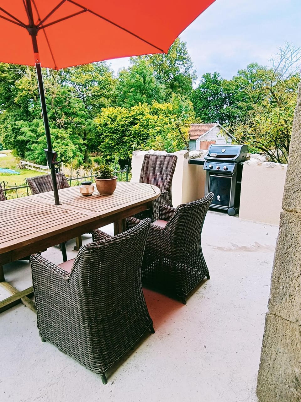 BBQ facilities, View (from property/room), Balcony/Terrace, Dining area
