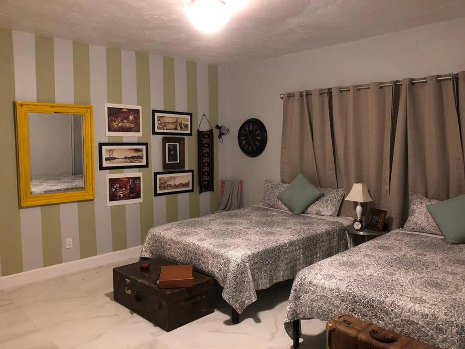 Spacious and Comfy Suite near MIA 2 Queen Beds Vacation rental in Miami