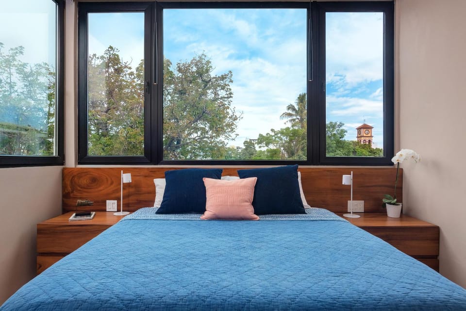 Bed, View (from property/room), wardrobe, air conditioner