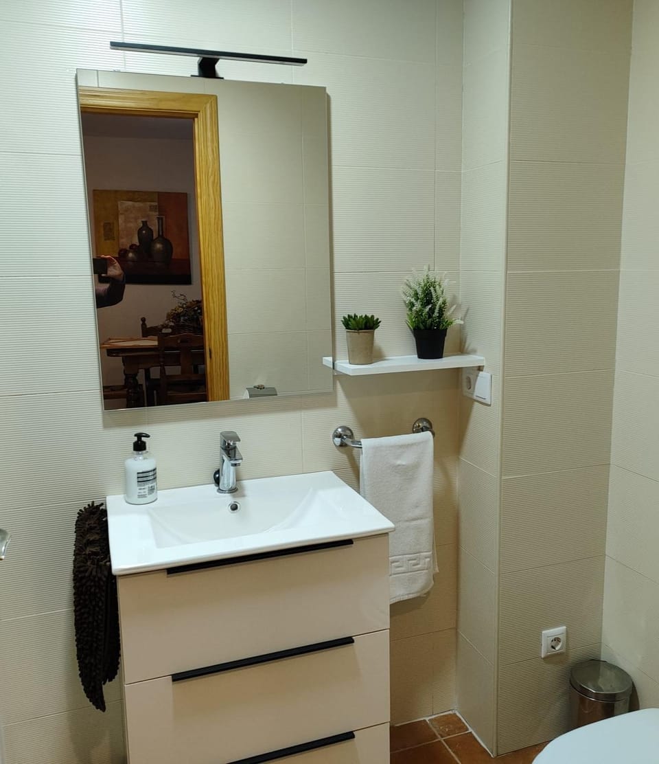 Bathroom, towels