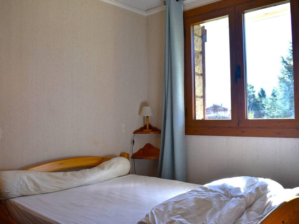 Appartement T2 cabine avec terrasse, tennis, animaux acceptés, 6 pers., Font-Romeu - FR-1-580-6 Cabin in Bolquère