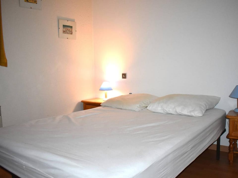 Location 2 Pièces Cabine avec Balcon à Font-Romeu - FR-1-580-19 Cabin in Bolquère