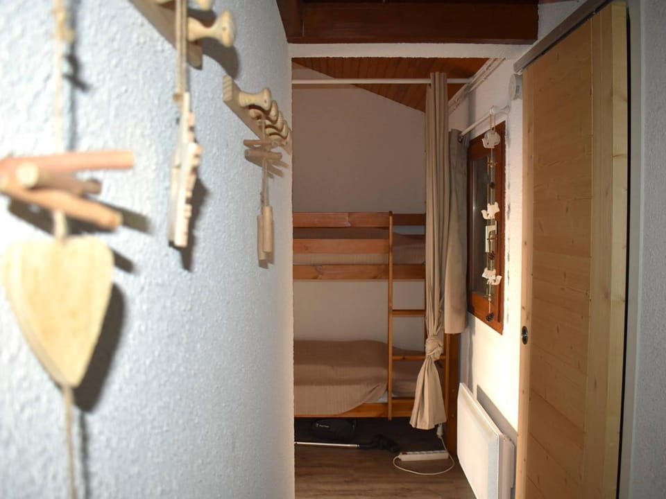 Confortable 2 Pièces Cabine, Vue Pyrénées & Parking - FR-1-580-11 Cabin in Bolquère