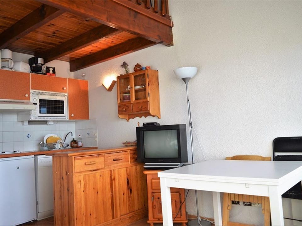 Studio mezzanine sud avec parking à Font-Romeu - FR-1-580-33 Apartment in Bolquère