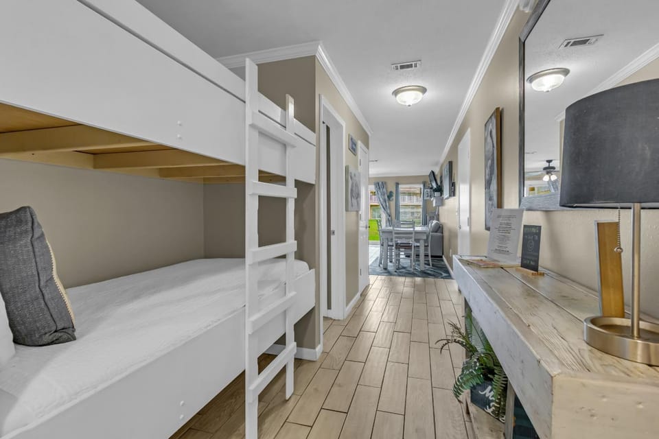 7 A, One Bedroom Condo House in Miramar Beach