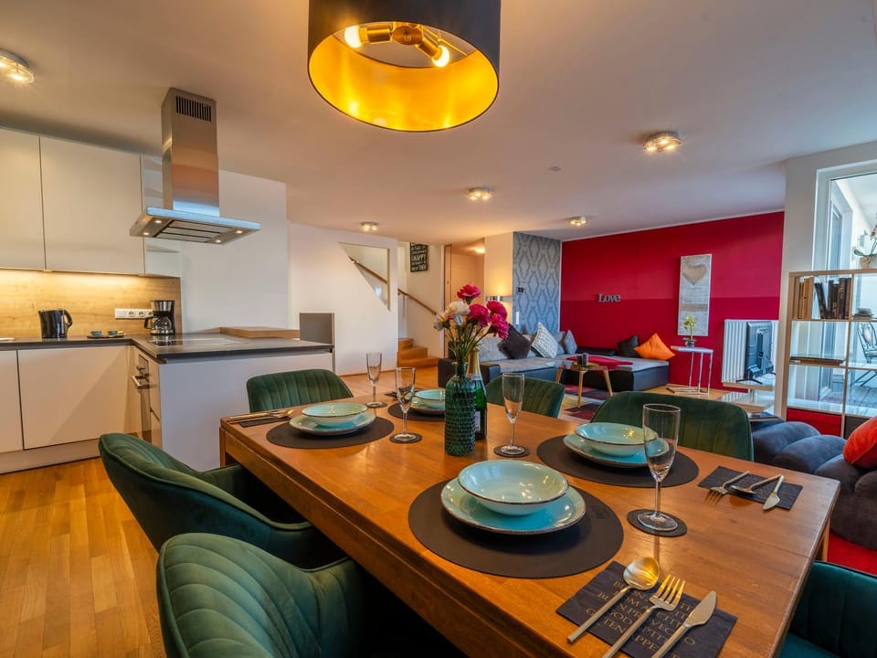 Kitchen or kitchenette, Living room, Seating area, Dining area, stove