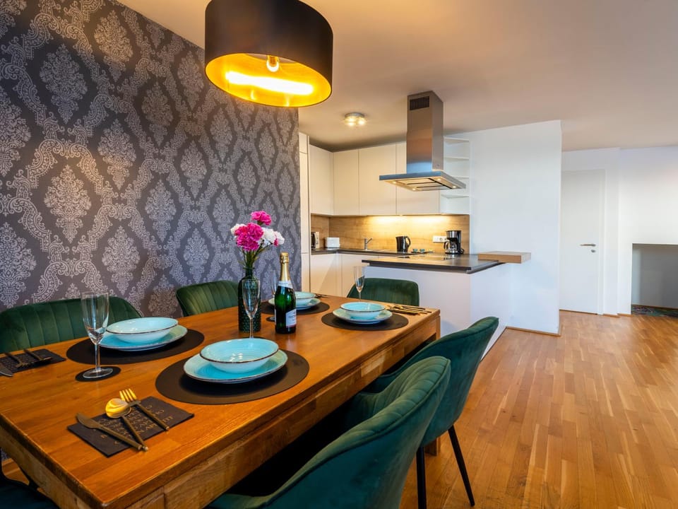 Kitchen or kitchenette, Dining area, Food, stove