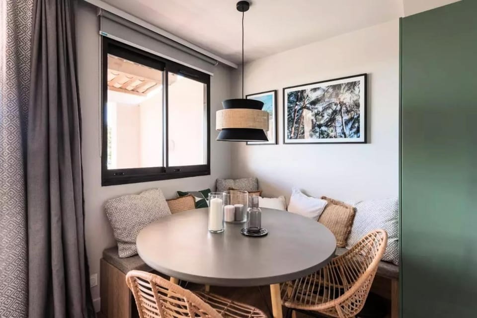 Bathroom, Bedroom, kitchen