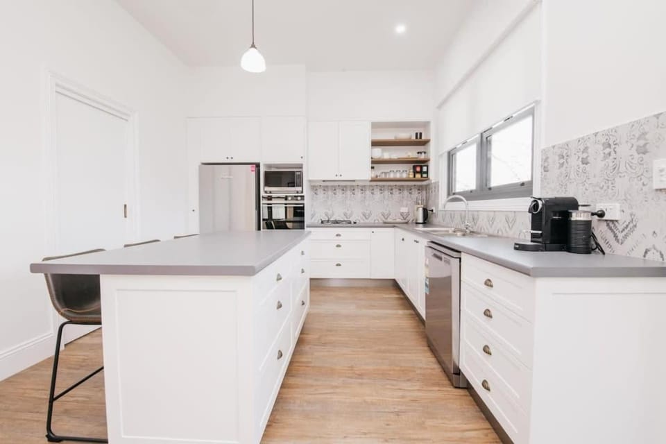 Dimby Cottage Beautifully Restored Heritage Home House in Orange