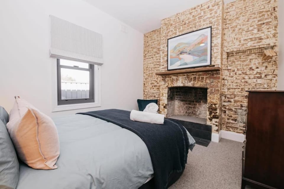 Dimby Cottage Beautifully Restored Heritage Home House in Orange