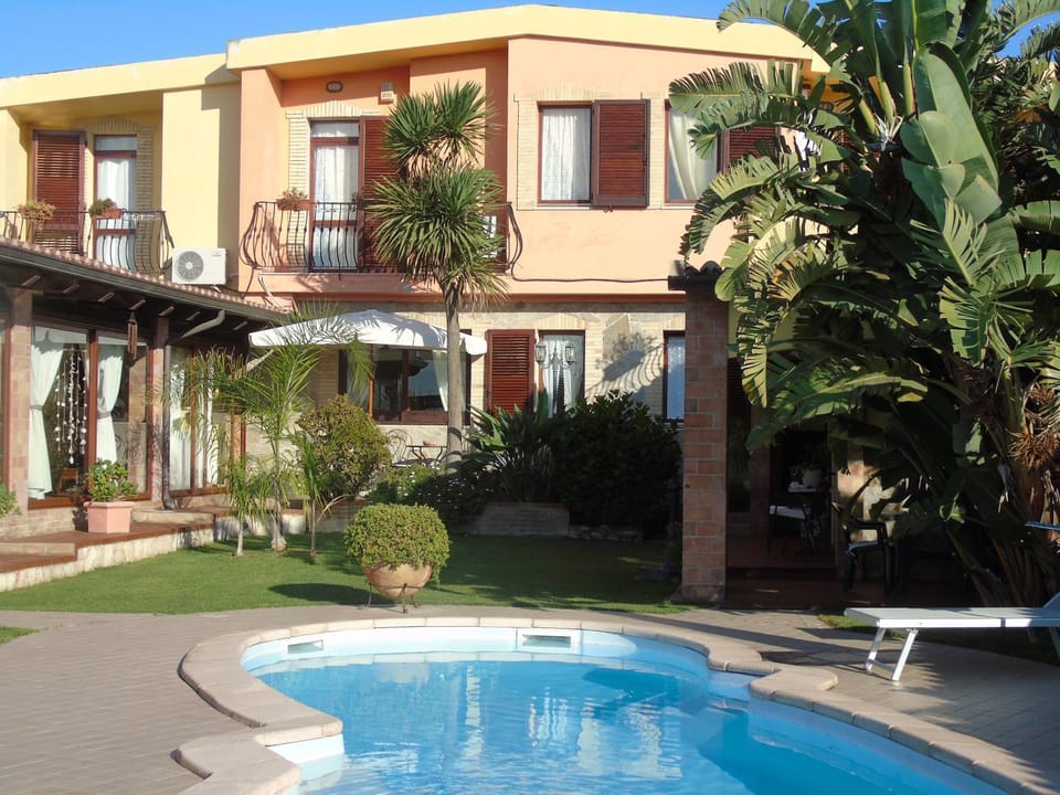 Facade/entrance, Street view