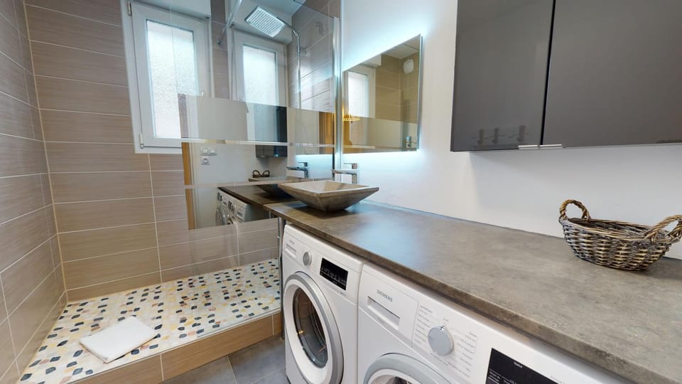 Shower, Bathroom