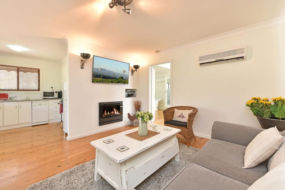 Olive Grove 3 1 Bedroom Villa with large Bath Villa in New South Wales